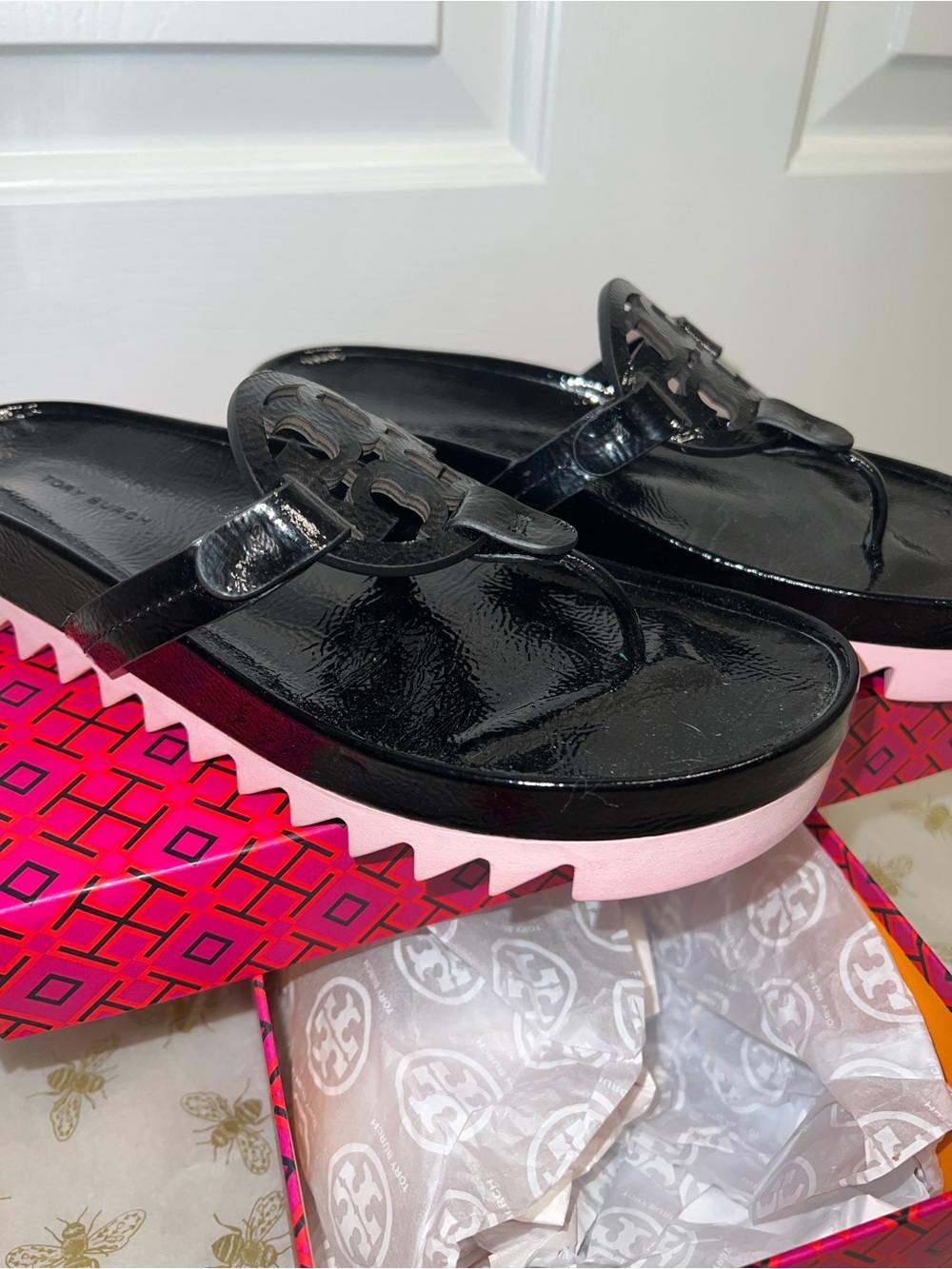 Tory Burch - Miller Cloud Lug Patent Leather in Perfect Black/Petunia W size 8.5